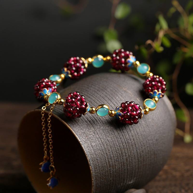 Bracelet en pierres naturelles et baies