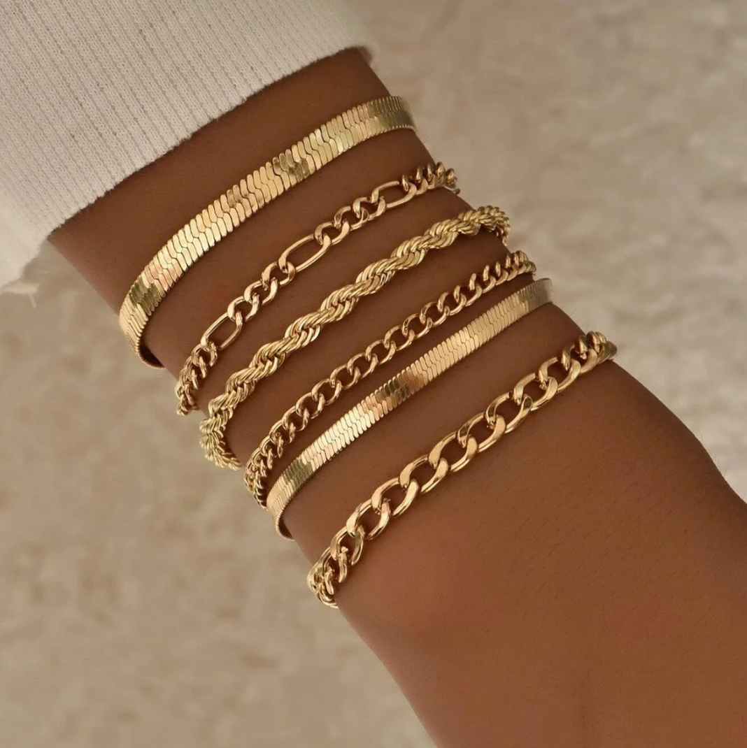 Set of 18-karat gold-plated bracelets featuring various chain styles