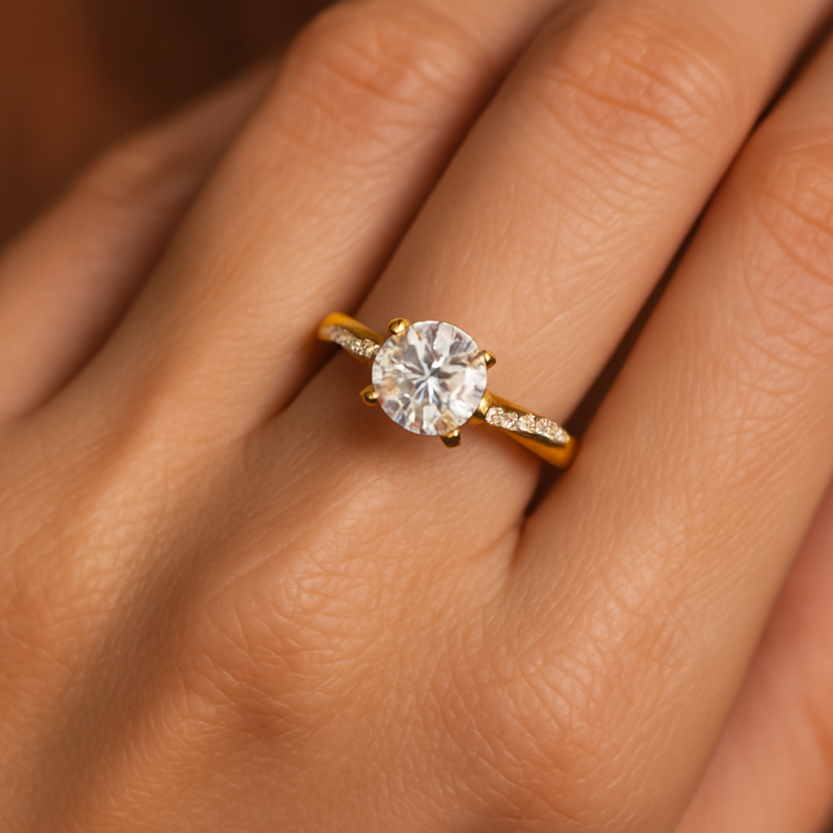 Bague de fiançailles solitaire plaquée or avec cristal