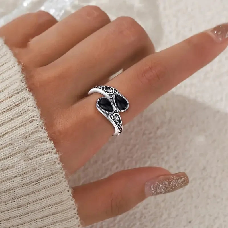 Bague élégante avec fleur en pierre de lune