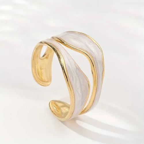 Bague ouverte en forme de vague plaquée or