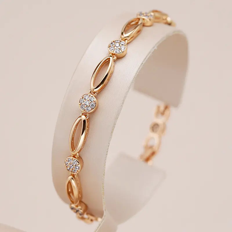 Élégant bracelet en zircone plaqué or