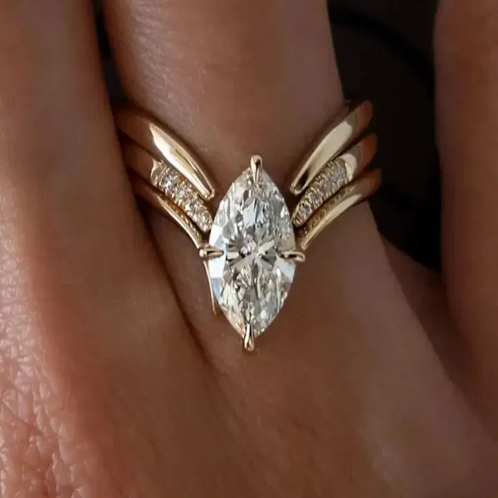 Bague en or à couronne goutte d&