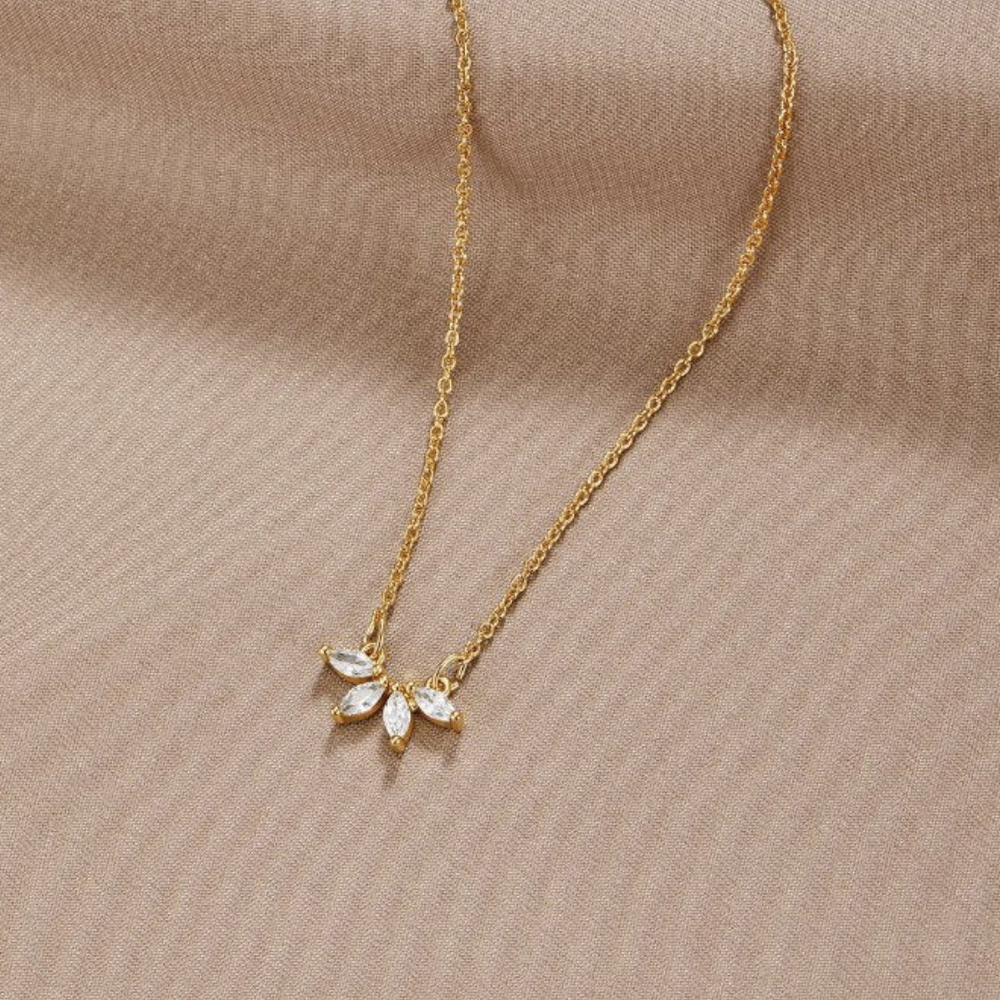 Collier Omelia Crystal Leaf