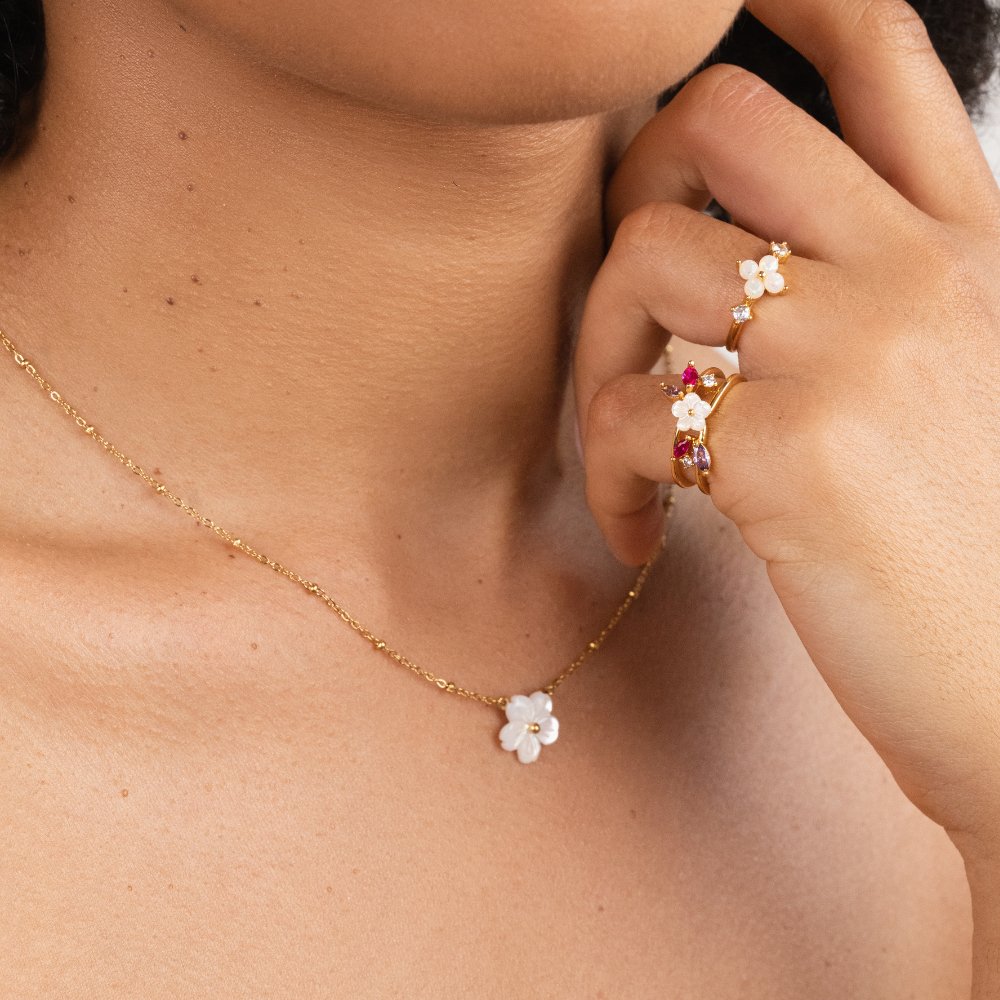 Collier Fleur Épanouie de Grandeur