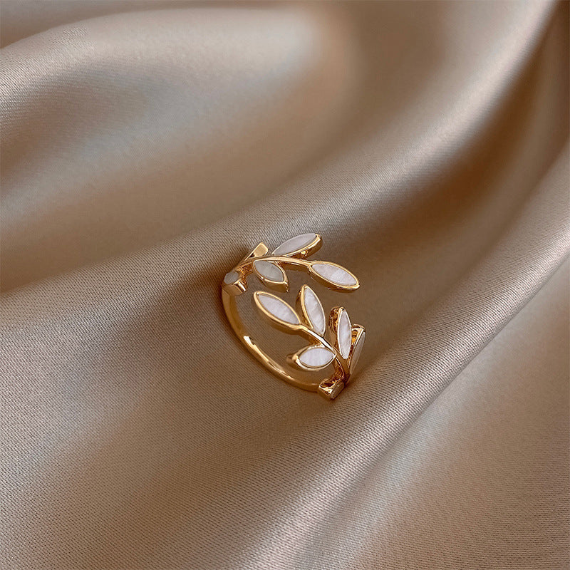 Pure - Bague ajustable en opale blanche