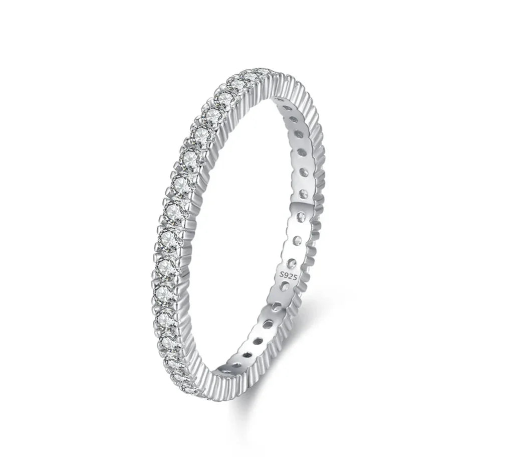 Bague Eternity Minimal Lumineuse