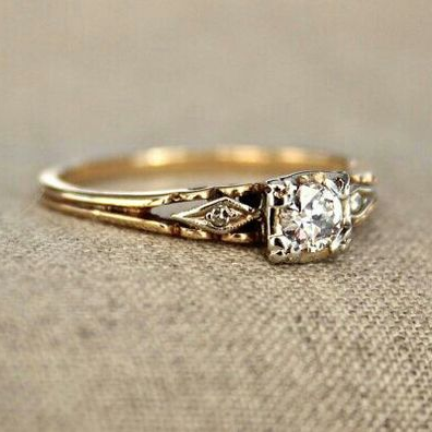 Vintage fine gold ring with cubic zirconia