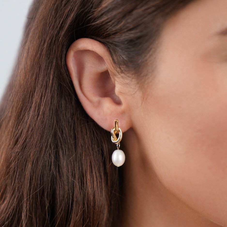 Boucles d’oreilles nouées en or et perles d’eau douce